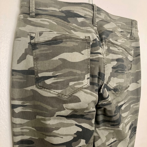 Express (NWOT) Ankle Legging Mid Rise Jeans / Size 10 - Picture 5 of 10